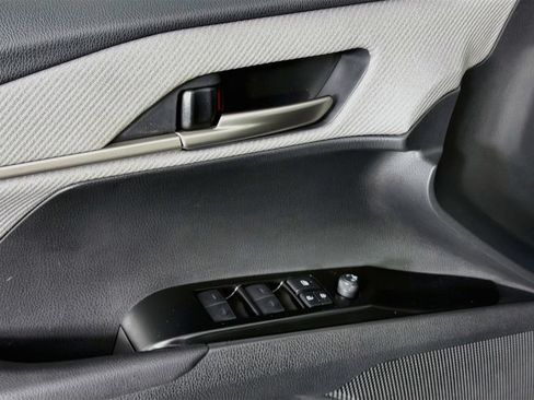 Used 2025 Toyota Camry SE FWD image 23