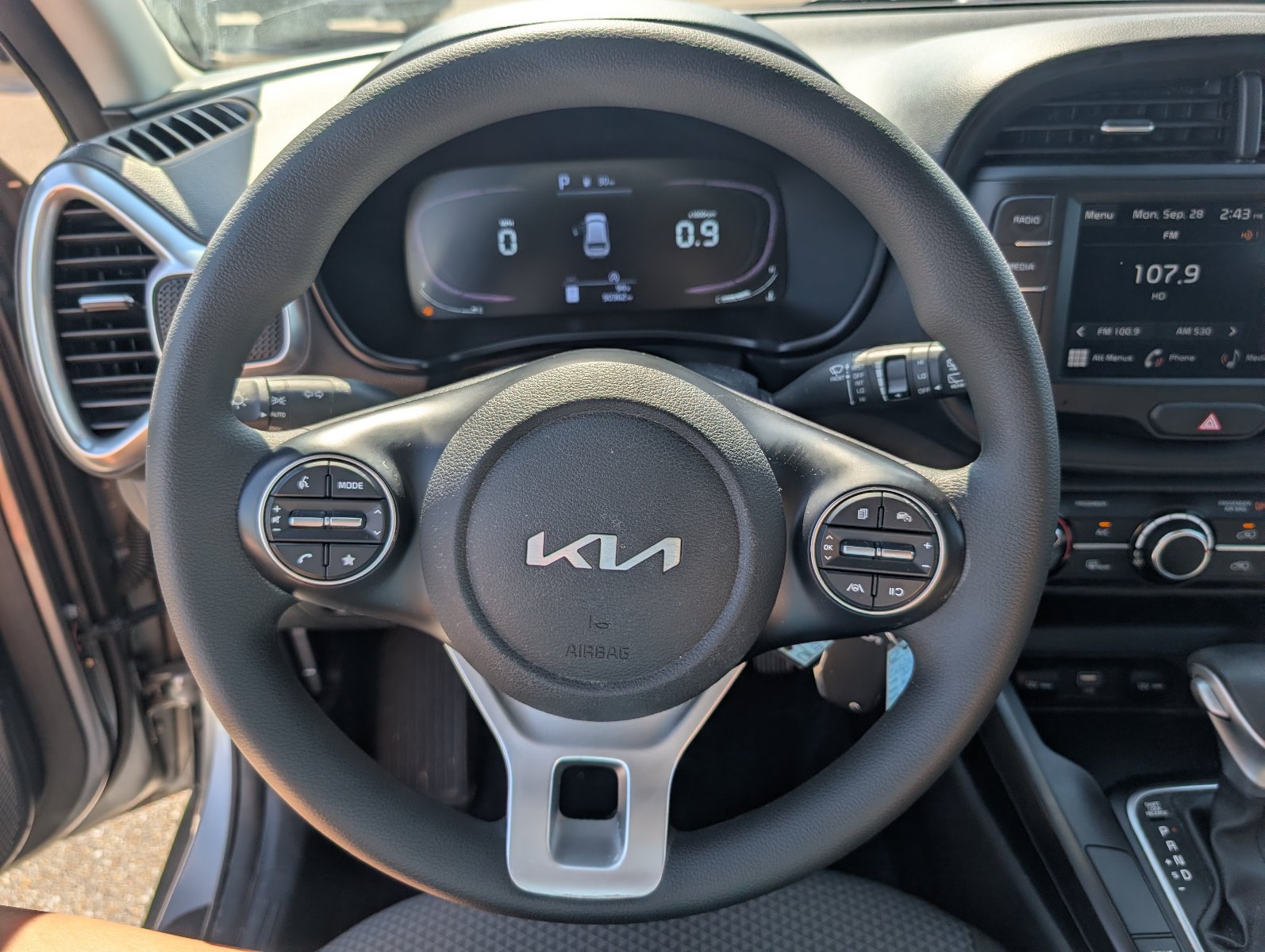 Used 2023 Kia Soul LX FWD image 23