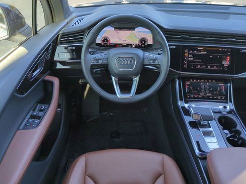 Used 2023 Audi Q7 3.0T Prestige image 16