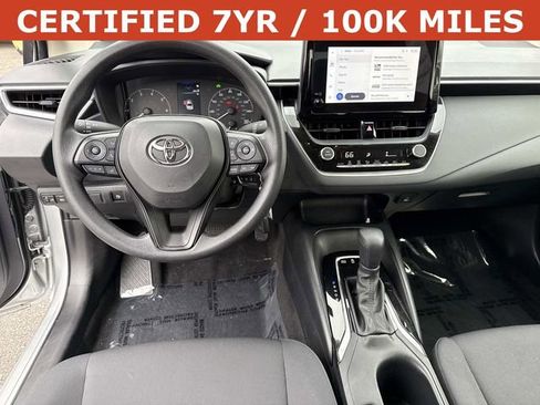 Used 2025 Toyota Corolla LE image 17