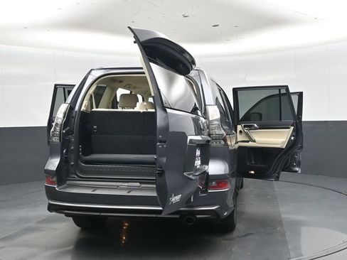 Used 2023 Lexus GX 460 Luxury w/ Sport Design Package AWD/4WD image 53