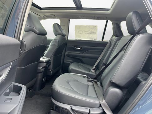 New 2026 Toyota Grand Highlander Limited FWD image 11