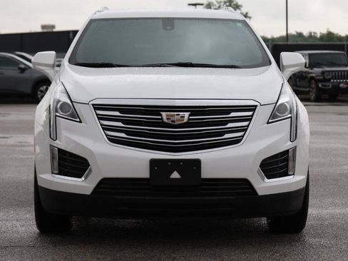 Used 2018 Cadillac XT5 FWD image 2
