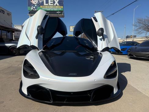 Used 2018 McLaren 720S image 1