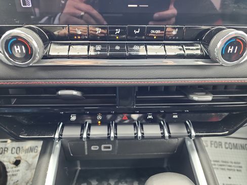 Certified 2024 Chevrolet Colorado Z71 w/ Z71 Convenience Package 2 image 15