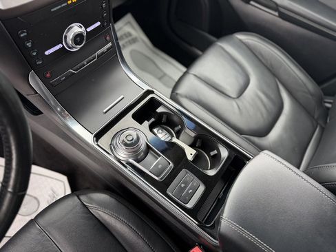 Used 2020 Ford Edge Titanium image 16