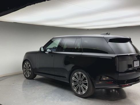 Used 2024 Land Rover Range Rover SE AWD/4WD image 4