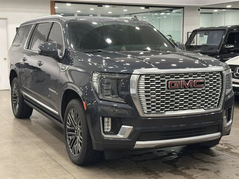 Used 2022 GMC Yukon XL Denali image 3
