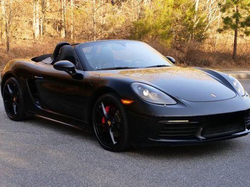 Used 2018 Porsche 718 Boxster S image 4