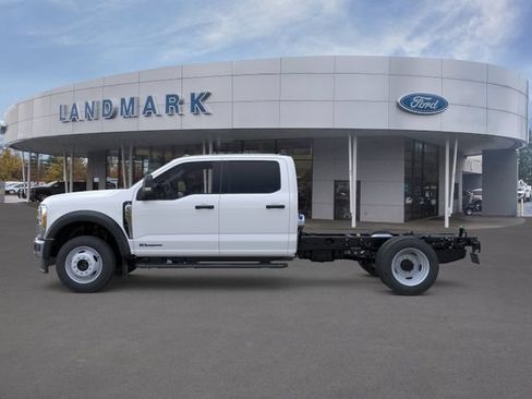 New 2026 Ford F550 4x4 Crew Cab image 3