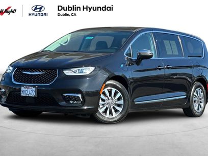 Used 2023 Chrysler Pacifica Limited