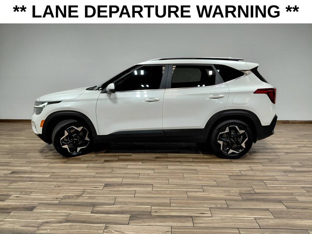 Used 2024 Kia Seltos EX AWD/4WD image 16