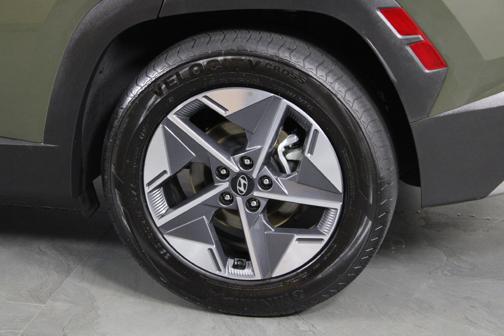 Used 2025 Hyundai Tucson SEL FWD image 13