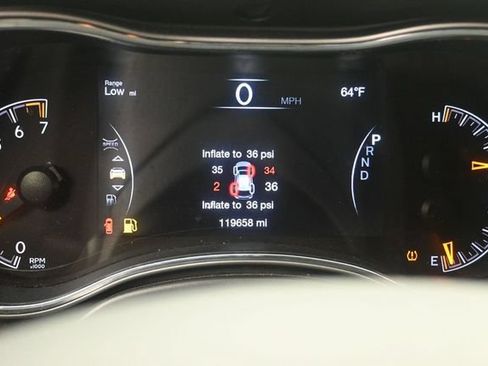 Used 2021 Jeep Grand Cherokee Laredo RWD image 10