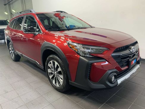 Used 2025 Subaru Outback Limited image 2