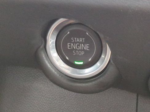 Used 2025 Chevrolet Suburban Z71 AWD/4WD image 35