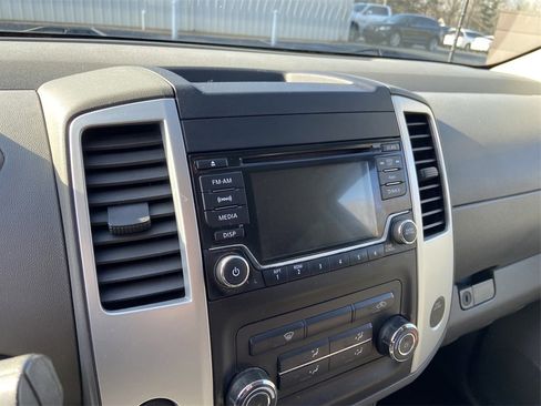 Used 2015 Nissan Frontier SV image 18