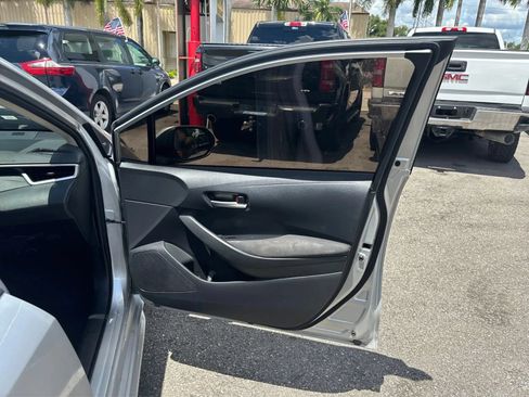Used 2020 Toyota Corolla LE FWD image 22