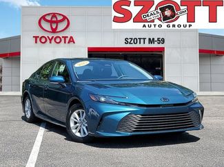 Used 2025 Toyota Camry LE w/ Convenience Package FWD video 1