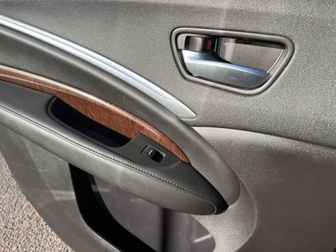 Used 2017 Acura MDX FWD image 11