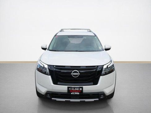 Certified 2023 Nissan Pathfinder SL w/ Black Appearance Package AWD/4WD image 8