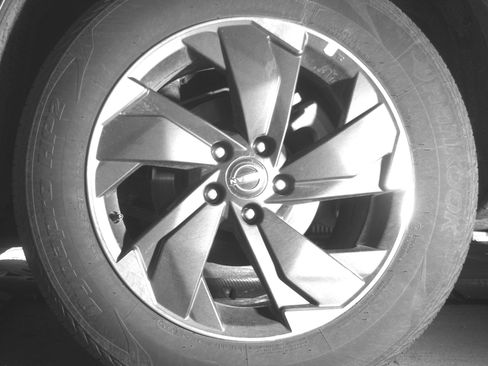 Used 2025 Nissan Rogue SV image 14