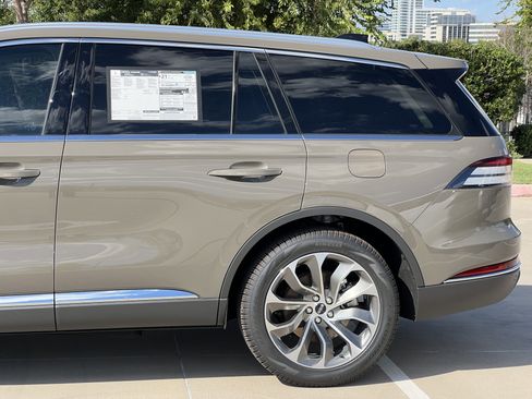 New 2025 Lincoln Aviator Reserve w/ Illumination Package image 6