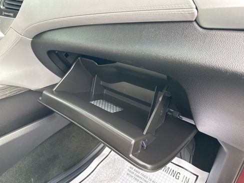 Used 2016 Chevrolet Suburban LT w/ Luxury Package image 38