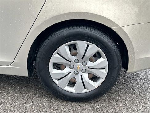 Used 2012 Chevrolet Cruze LS w/ Connectivity Package image 12