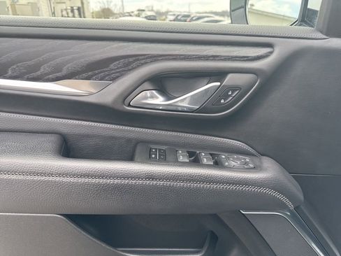 Used 2024 GMC Yukon XL Denali image 11