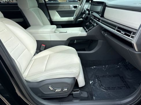 Used 2025 Hyundai Santa Fe Calligraphy image 13