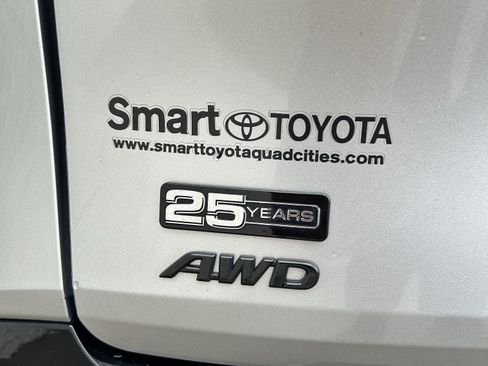 Used 2023 Toyota Sienna XSE AWD/4WD image 8