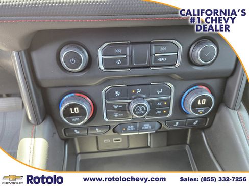 Used 2023 Chevrolet Suburban RST w/ Luxury Package AWD/4WD image 27