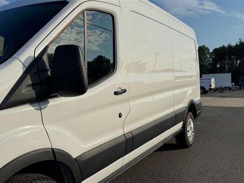 Used 2023 Ford E-Transit Medium Roof RWD image 10