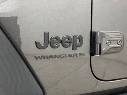 Used 2023 Jeep Wrangler Unlimited Sport AWD/4WD image 25