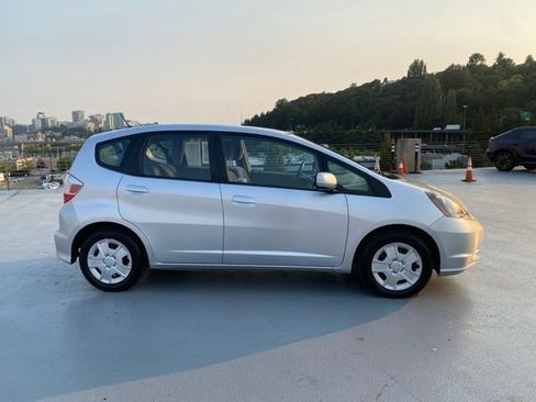 Used 2012 Honda Fit image 2