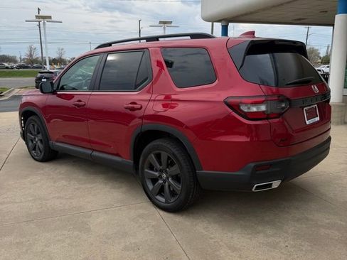 Certified 2025 Honda Pilot Sport image 3