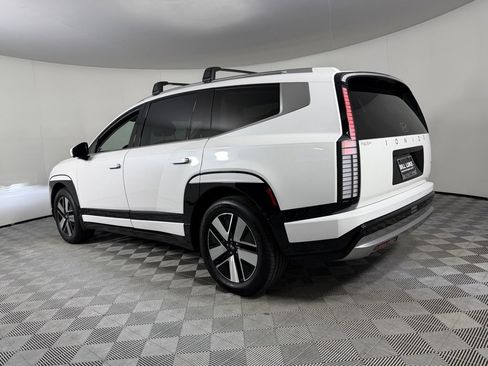 Used 2026 Hyundai Ioniq 9 SEL image 8