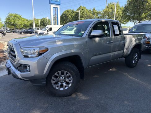 Used 2016 Toyota Tacoma SR5 w/ SR5 Appearance Package (SN) RWD image 5