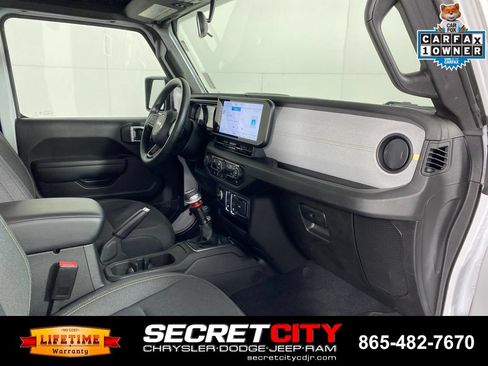 Used 2025 Jeep Wrangler Sport AWD/4WD image 32