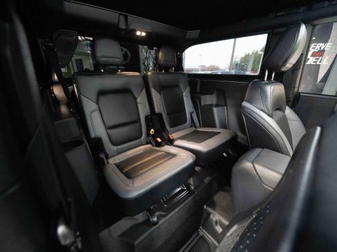 Used 2024 Ford Bronco Black Diamond image 23