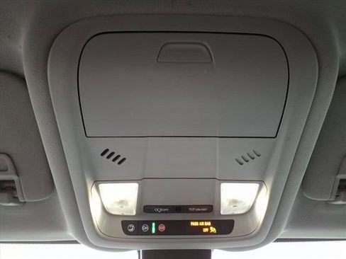 Used 2022 Chevrolet Equinox LT image 23