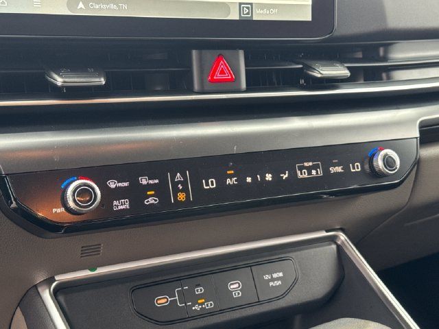Certified 2026 Kia Carnival FWD image 31