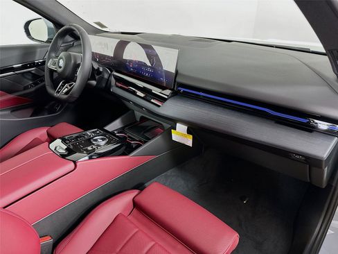 New 2026 BMW 530i xDrive w/ M Sport Package image 31