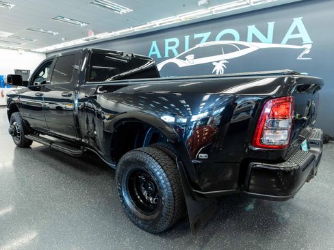 Used 2022 RAM 3500 Big Horn w/ Night Edition AWD/4WD image 9