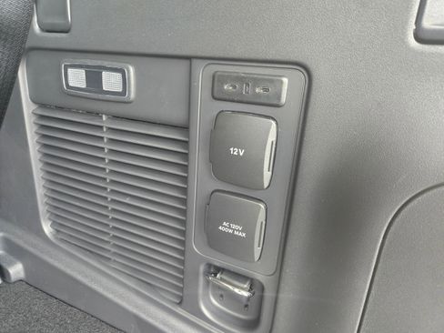 New 2025 Ford Expedition Active image 9