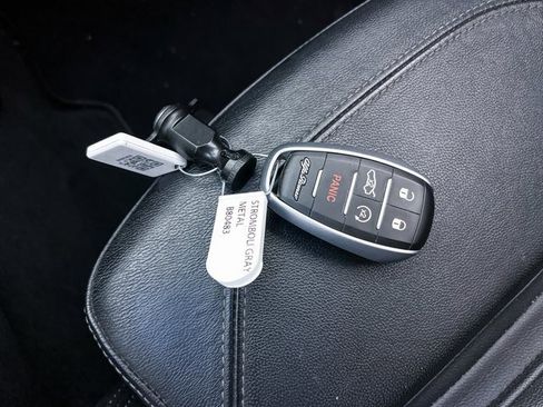 Used 2018 Alfa Romeo Stelvio Ti Sport image 35