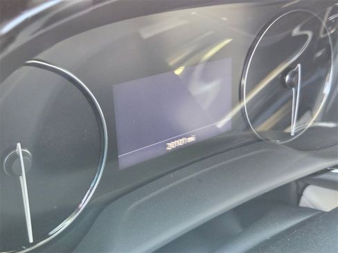 Used 2023 Buick Envision Preferred image 8