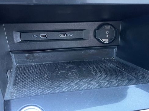 Used 2021 Volkswagen Tiguan SE w/ 3rd Row Seat Package image 29