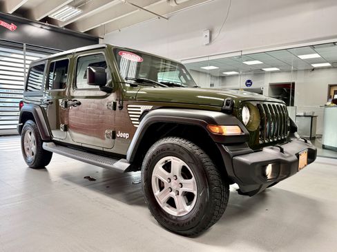 Certified 2020 Jeep Wrangler Unlimited Sport S AWD/4WD image 11